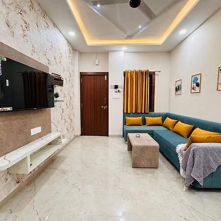 Home Escape 1Bhk Elite Near Mahalaxmi Nagar Indore Buitenkant foto